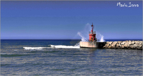 faro con spruzzo colore latina mare-marioiscra