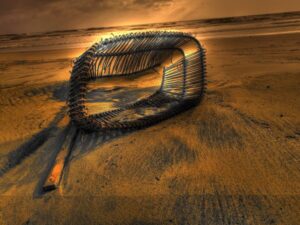 cesto in riva al mare hdr