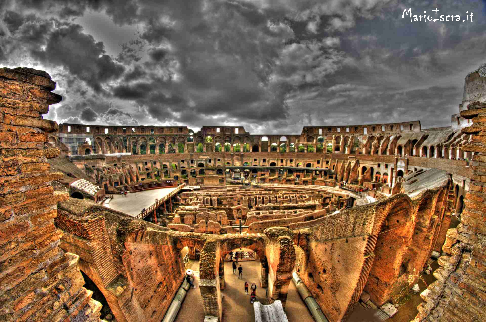 panorama interno colosseo roma