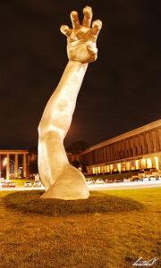 partilore mano statua