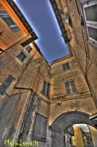 cori arco veduta dal basso